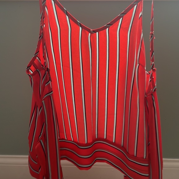 T•I•M•I•N•G Size small red tank ton, ties in the back, barely worn - Picture 6 of 7